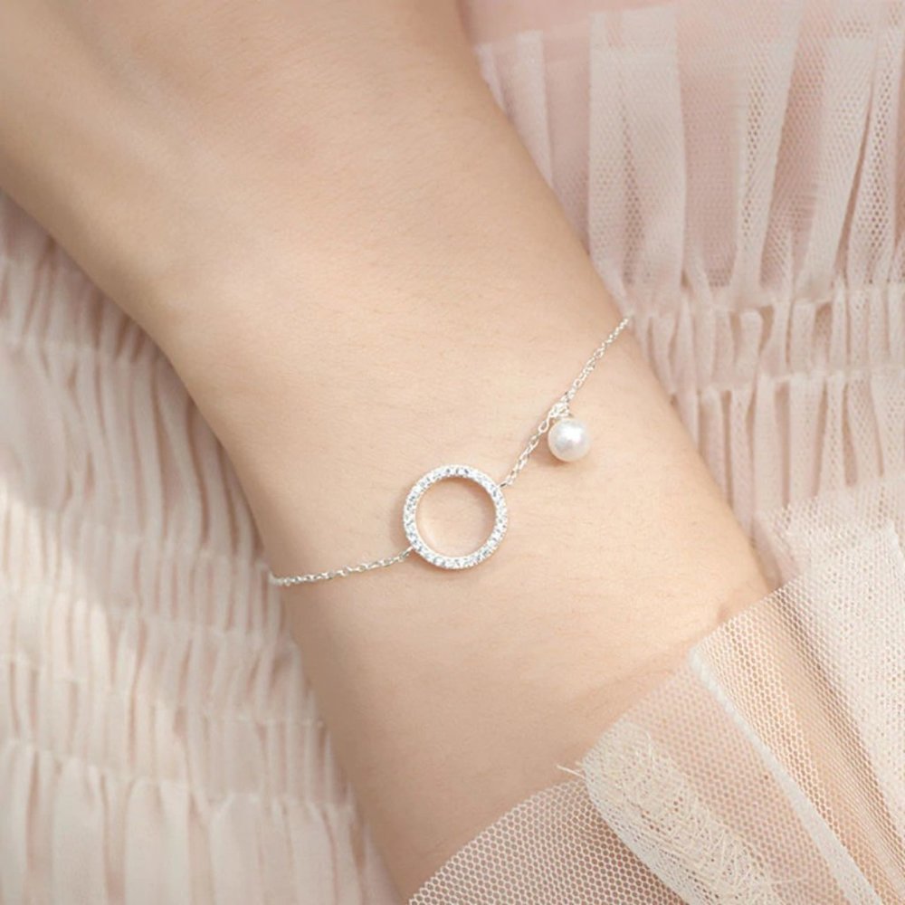 NEW Silver Simple Micro Pave Circle Bracelet - Picture 2 of 4